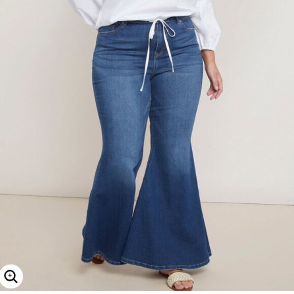 Eloquii Classic Fit Bell Bottom Flare Leg Jean - Size 18 - Picture 3 of 10